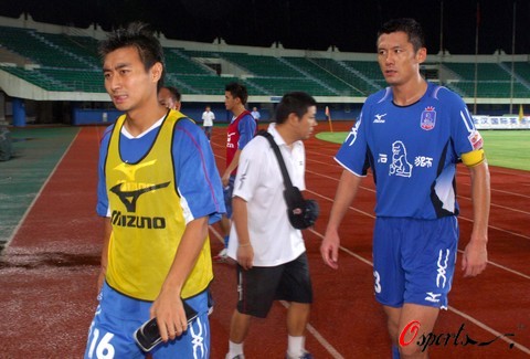 外侧边锋 外侧边锋