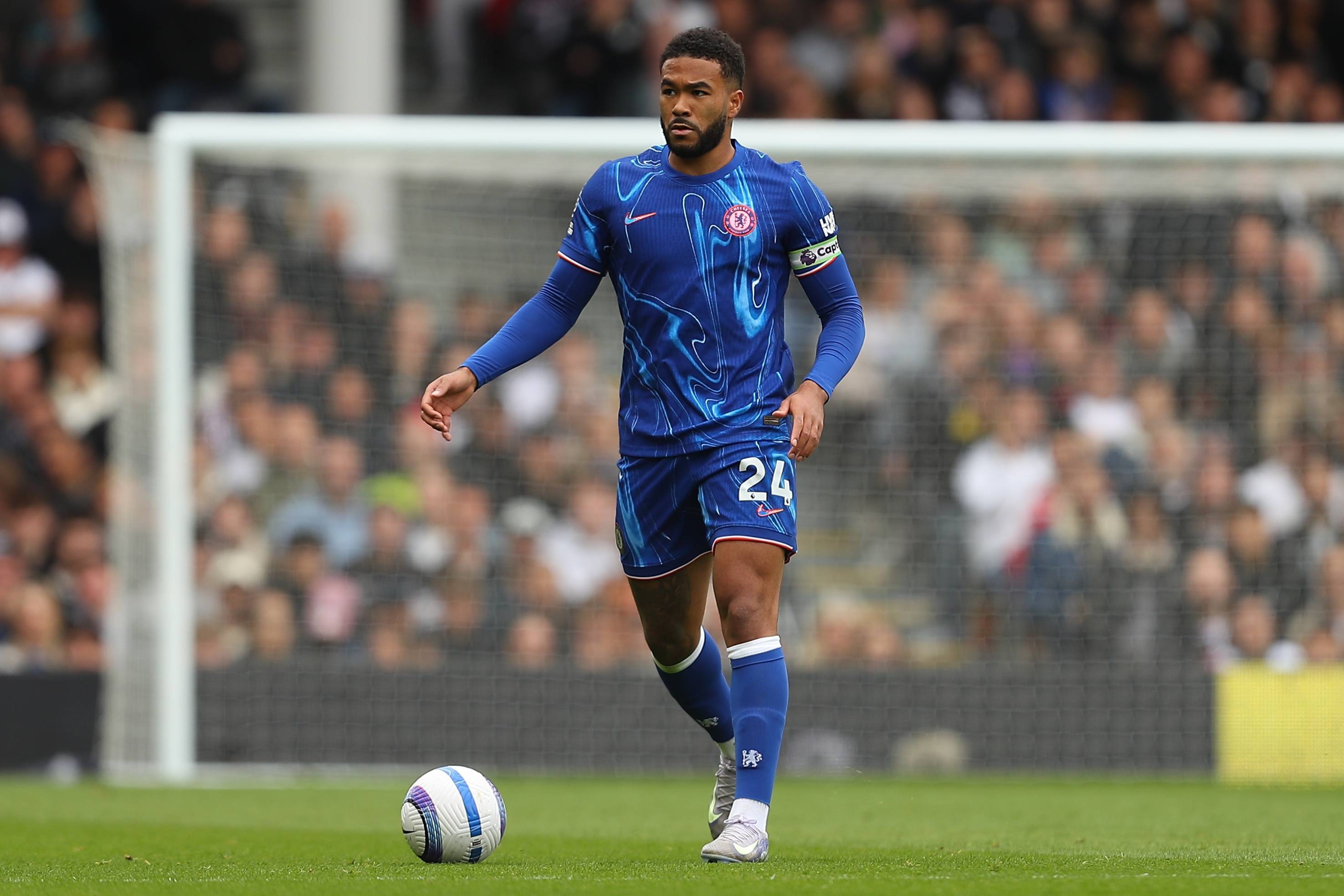 詹姆斯通过 詹姆斯通过